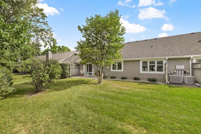 5611 Dunlap Avenue N, Shoreview, MN 55126
