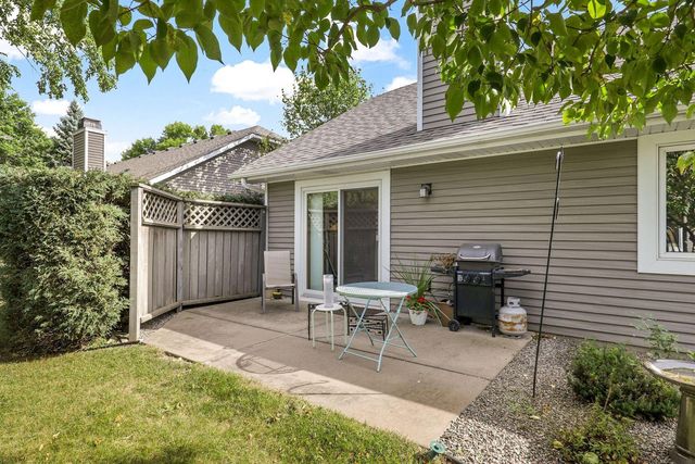 5611 Dunlap Avenue N, Shoreview, MN 55126