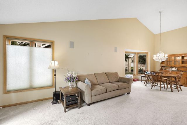 5611 Dunlap Avenue N, Shoreview, MN 55126