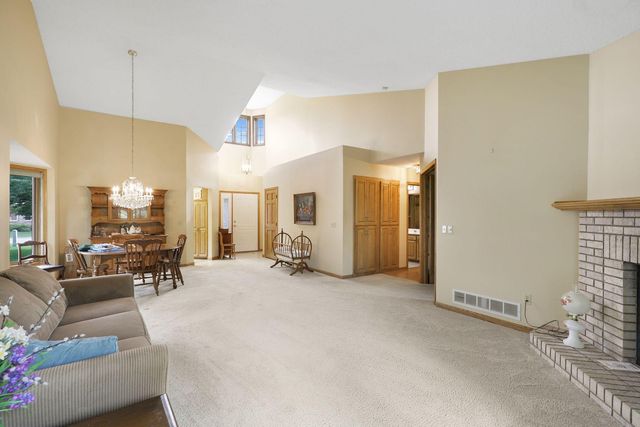 5611 Dunlap Avenue N, Shoreview, MN 55126