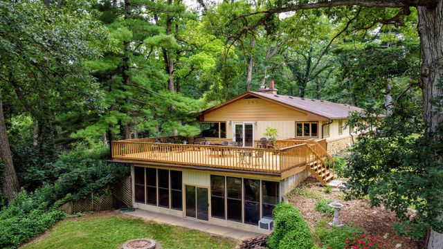 20798 White Oaks Road, Morrison, IL 61270