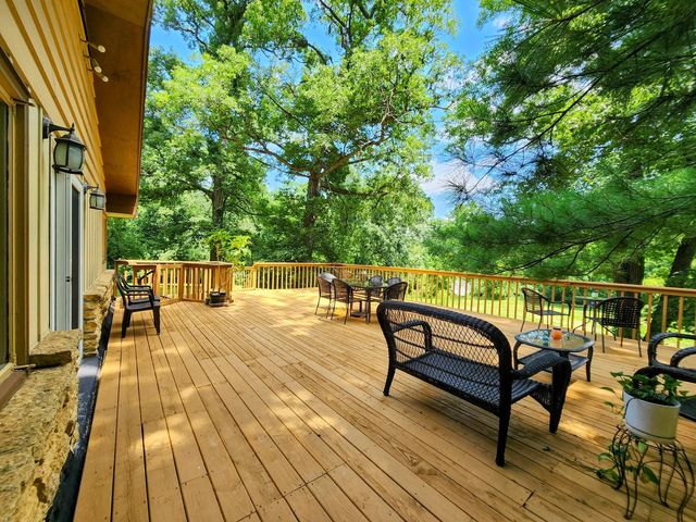 20798 White Oaks Road, Morrison, IL 61270