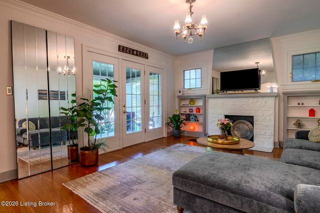 358 Hillcrest Ave, Louisville, KY 40206