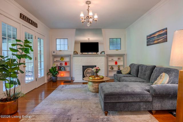 358 Hillcrest Ave, Louisville, KY 40206