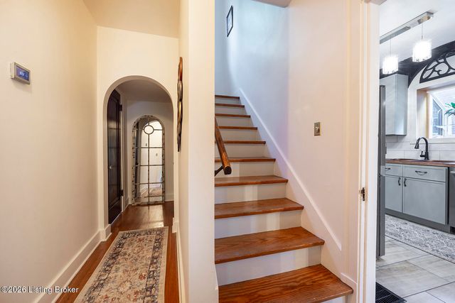 358 Hillcrest Ave, Louisville, KY 40206