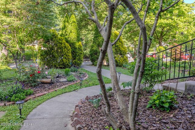 358 Hillcrest Ave, Louisville, KY 40206