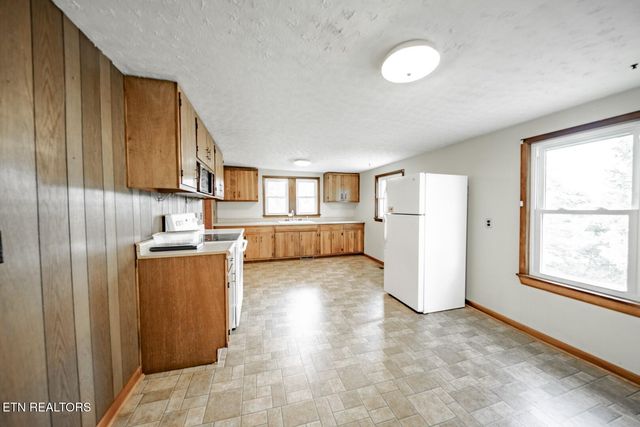141 Hiola St, Newport, TN 37821