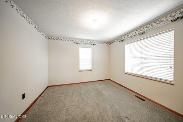141 Hiola St, Newport, TN 37821