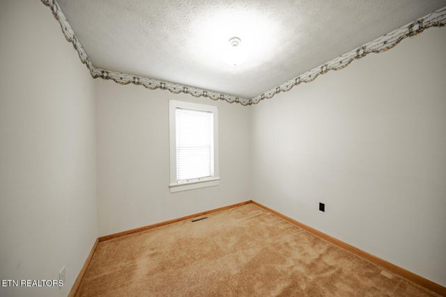141 Hiola St, Newport, TN 37821