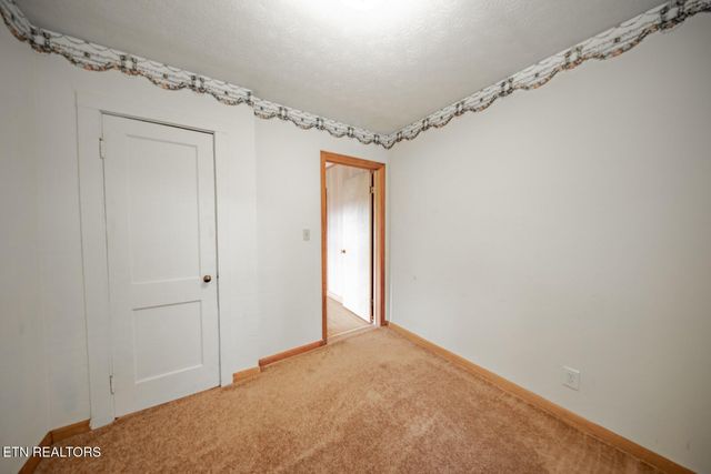 141 Hiola St, Newport, TN 37821