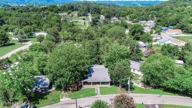 141 Hiola St, Newport, TN 37821