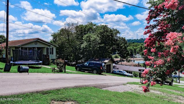 141 Hiola St, Newport, TN 37821