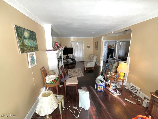 3298 Yorkshire Road, Cleveland Heights, OH 44118