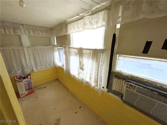 3298 Yorkshire Road, Cleveland Heights, OH 44118