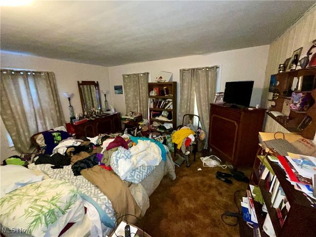 3298 Yorkshire Road, Cleveland Heights, OH 44118