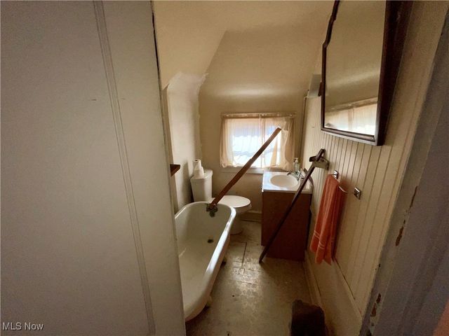 3298 Yorkshire Road, Cleveland Heights, OH 44118