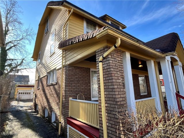 3298 Yorkshire Road, Cleveland Heights, OH 44118