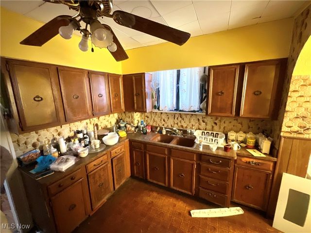 3298 Yorkshire Road, Cleveland Heights, OH 44118