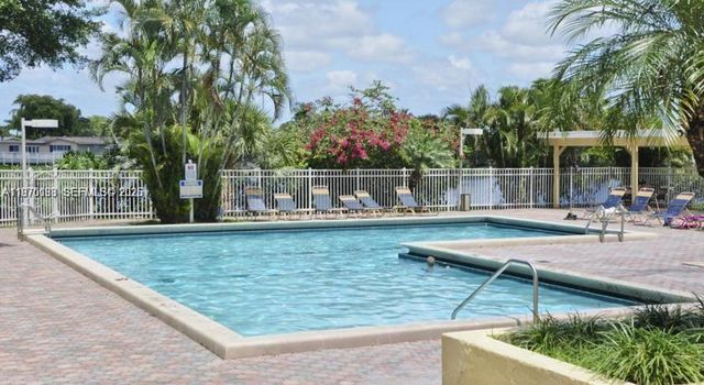 1791 NW 96th Terrace 4F, Pembroke Pines, FL 33024