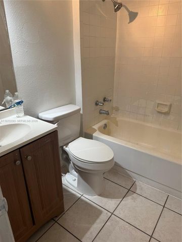 1791 NW 96th Terrace 4F, Pembroke Pines, FL 33024
