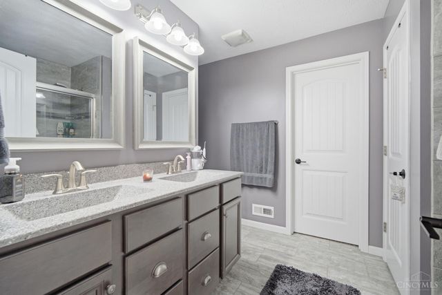 246 Auburn Meadows Court, Carlisle, OH 45005