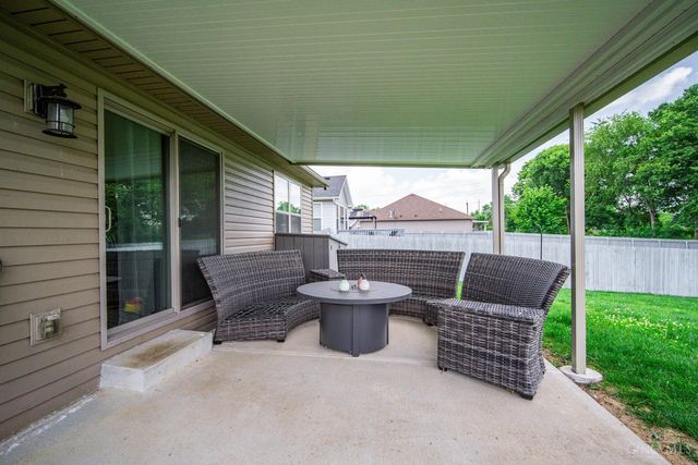 246 Auburn Meadows Court, Carlisle, OH 45005