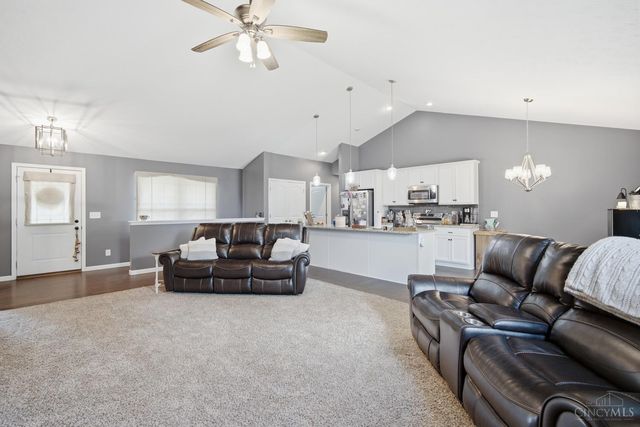 246 Auburn Meadows Court, Carlisle, OH 45005