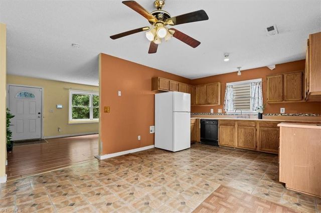 3 Woodlea Ridge Court, Greensboro, NC 27406