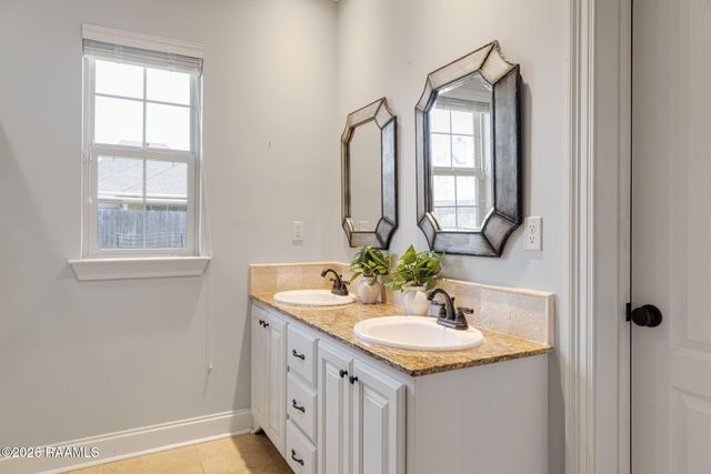 105 Canton Court, Youngsville, LA 70592
