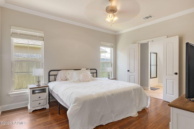 105 Canton Court, Youngsville, LA 70592