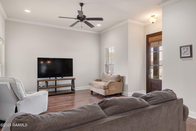105 Canton Court, Youngsville, LA 70592