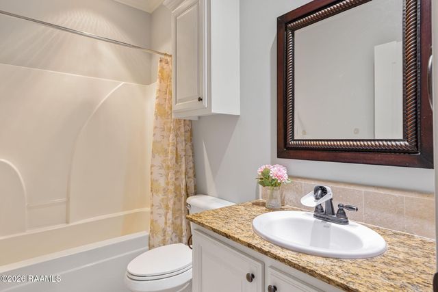 105 Canton Court, Youngsville, LA 70592