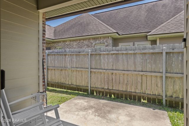 105 Canton Court, Youngsville, LA 70592