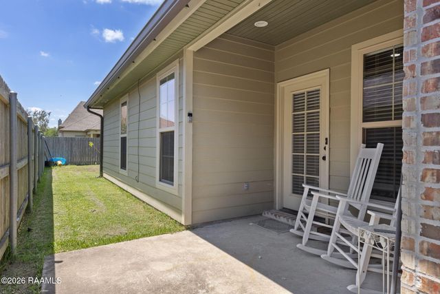 105 Canton Court, Youngsville, LA 70592