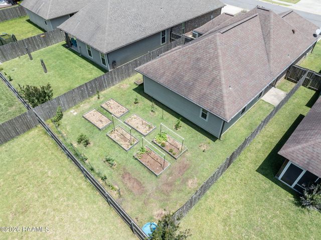 105 Canton Court, Youngsville, LA 70592