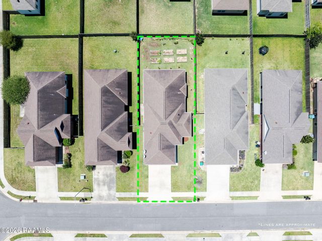105 Canton Court, Youngsville, LA 70592