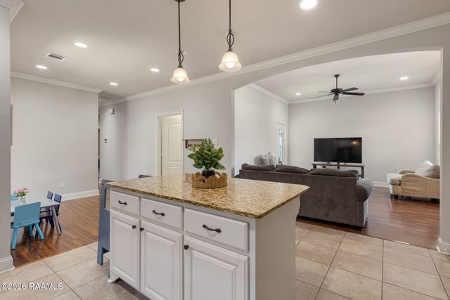 105 Canton Court, Youngsville, LA 70592
