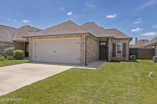 105 Canton Court, Youngsville, LA 70592