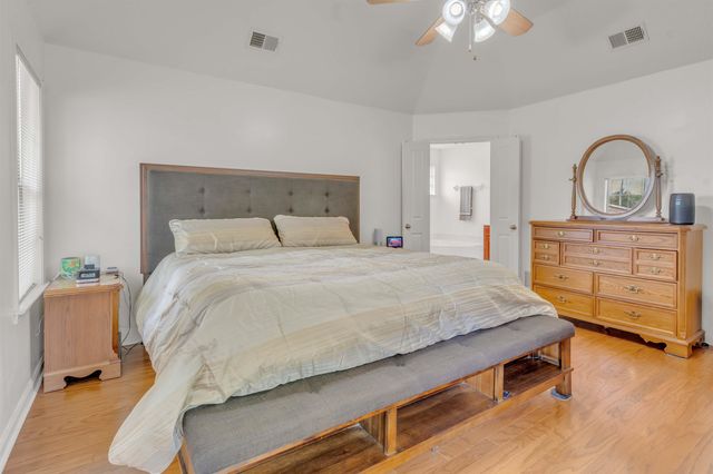 115 COUNTRYWOOD LN, Oakland, TN 38060