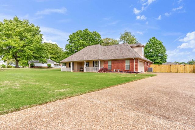 115 COUNTRYWOOD LN, Oakland, TN 38060