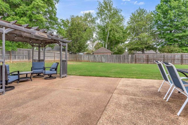 115 COUNTRYWOOD LN, Oakland, TN 38060