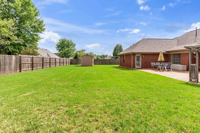 115 COUNTRYWOOD LN, Oakland, TN 38060