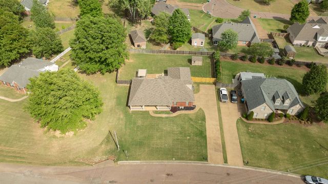 115 COUNTRYWOOD LN, Oakland, TN 38060