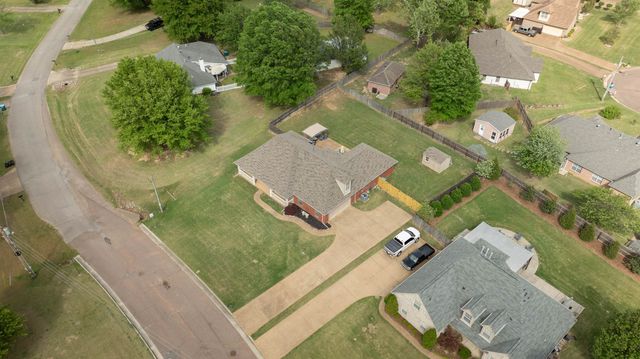115 COUNTRYWOOD LN, Oakland, TN 38060