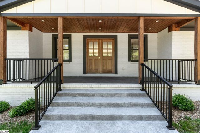 204 Woodfield Avenue, Fountain Inn, SC 29644