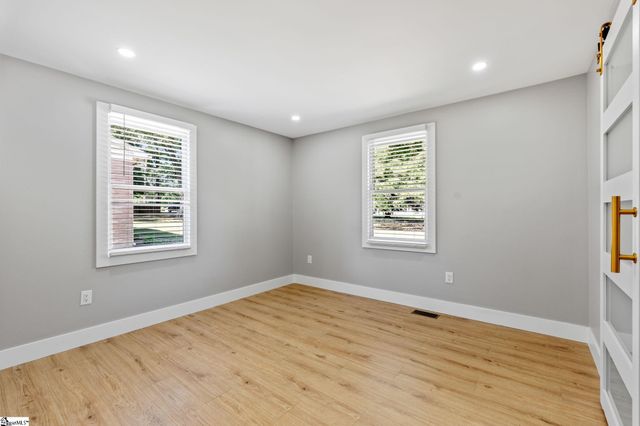 204 Woodfield Avenue, Fountain Inn, SC 29644