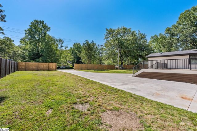 204 Woodfield Avenue, Fountain Inn, SC 29644