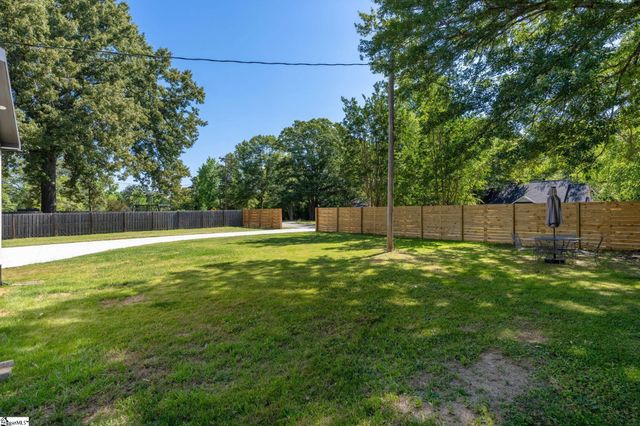 204 Woodfield Avenue, Fountain Inn, SC 29644