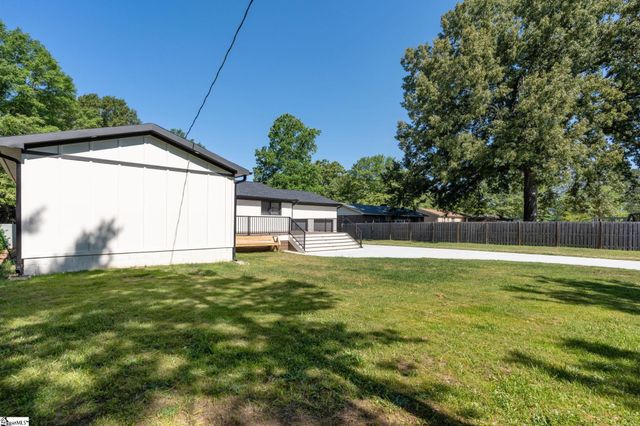 204 Woodfield Avenue, Fountain Inn, SC 29644