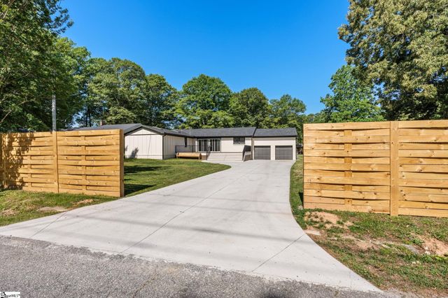 204 Woodfield Avenue, Fountain Inn, SC 29644